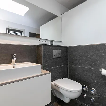 Apartment Residenz Kleine Bergstrasse 6 *